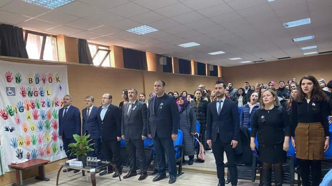 İlçe kaymakamımız sayın Dr. Mehmet Akçay katılımlarıyla 18 Mart Çanakkale Zaferi töreni yapildi